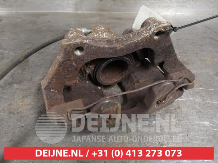 Nissan Primera Remklauw (Tang) links-voor O216024
