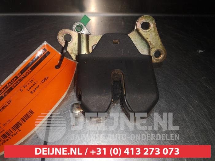 Toyota Corolla Tailgate lock mechanism O296828