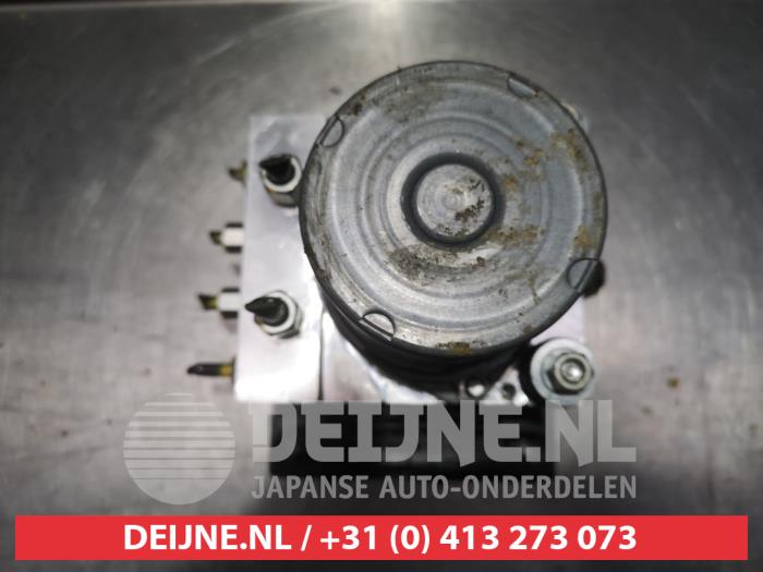 Gebruikte ABS Pomp Nissan 370 Z (Z34A) 3.7 V6 24V Prijs € 100,00 Margeregeling aangeboden door V.Deijne Jap.Auto-onderdelen BV