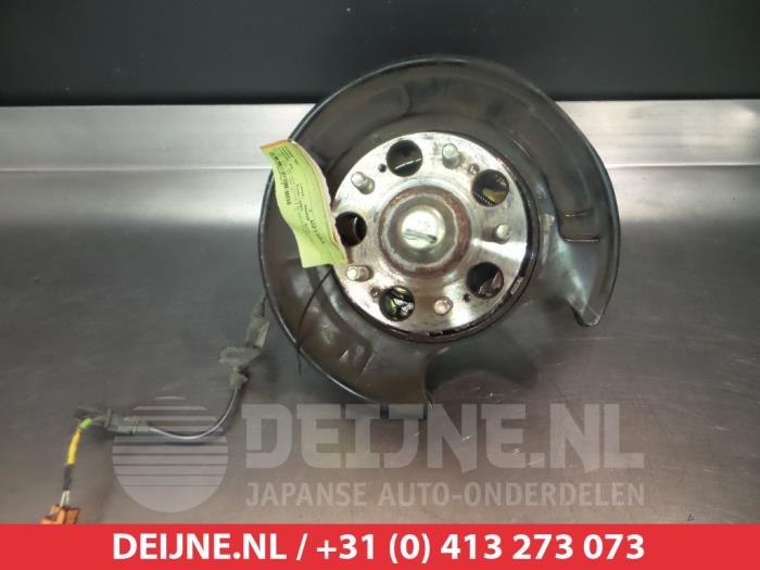 Honda Stream Achsschenkel rechts hinten O383047