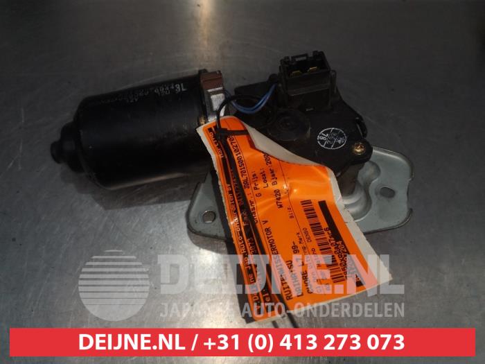 Daihatsu Cuore Scheibenwischermotor vorne O349125