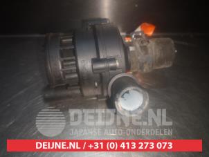 Gebruikte Waterpomp Nissan Qashqai (J10) 2.0 dCi 4x4 Prijs € 50,00 Margeregeling aangeboden door V.Deijne Jap.Auto-onderdelen BV