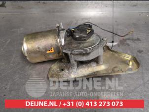Suzuki Swift Front wiper motor O349197 photo 2