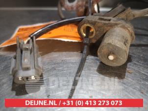 Subaru Impreza ABS Sensor O327324 foto 2