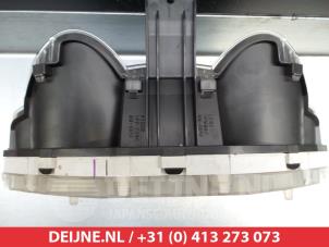 Mitsubishi Colt Odometer KM O304807 photo 3
