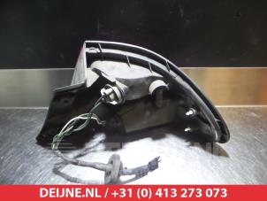 Mazda 323F Achterlicht links O297382 foto 2