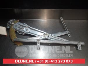 Daihatsu Terios Ruitmechaniek 4Deurs rechts-achter O386831 foto 2