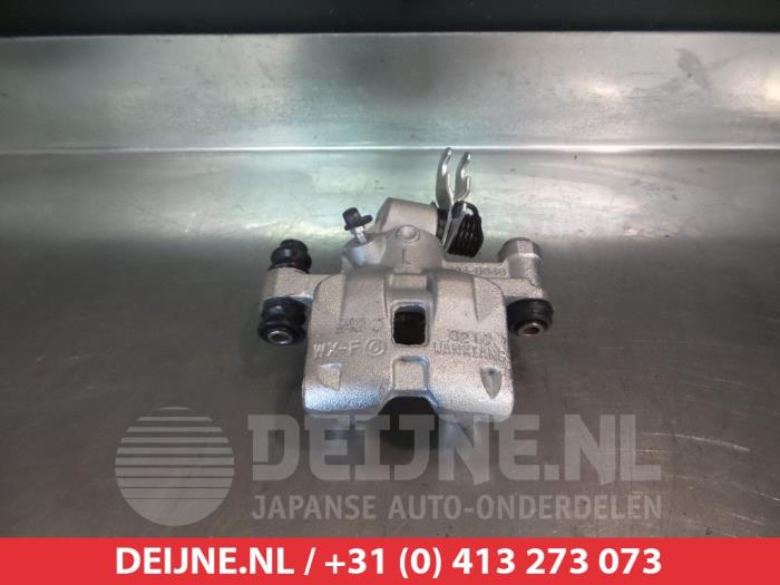 Mazda 626 Remklauw (Tang) links-achter O6240