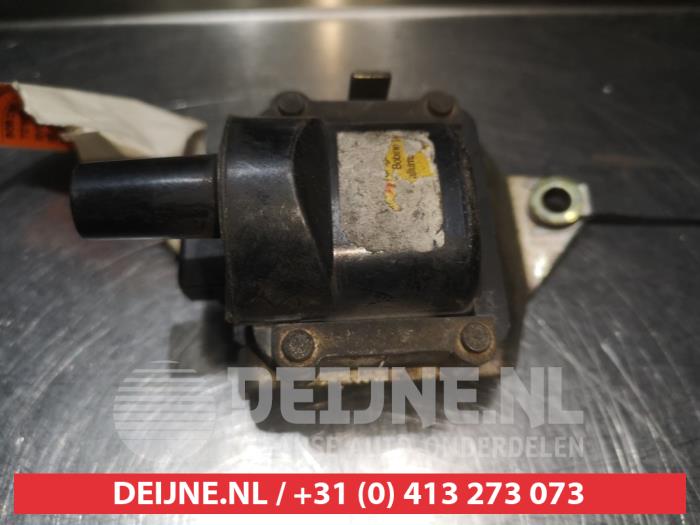 Gebruikte Bobine Toyota Avensis (T22) 1.6 16V Prijs € 20,00 Margeregeling aangeboden door V.Deijne Jap.Auto-onderdelen BV