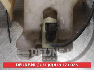 Mazda MX-5 Ruitensproeiertank voor O340412 foto 2