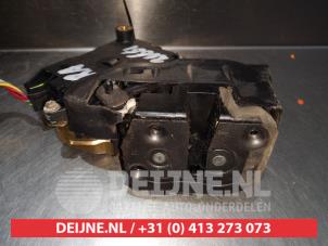 Mazda 323 Deurslot Mechaniek 4Deurs rechts-achter O281322 foto 3