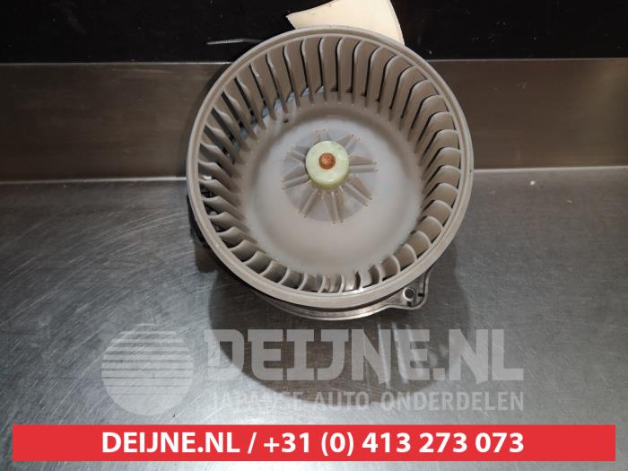 Daihatsu Trevis Kachel Ventilatiemotor O367320