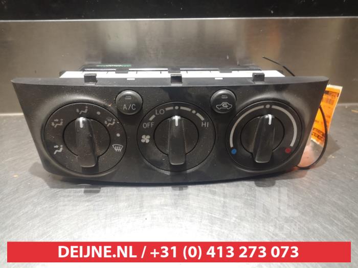 Toyota Avensis Kachel Bedieningspaneel O306323