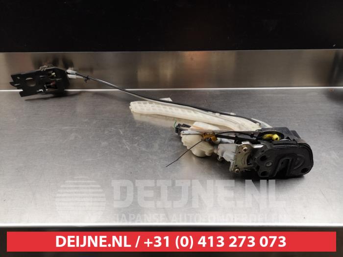 Hyundai Elantra Rear door lock mechanism 4-door, left O280042