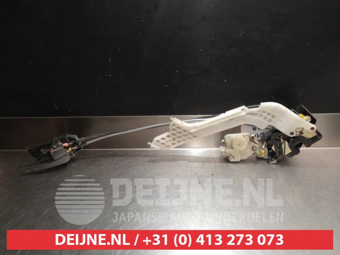 Hyundai Elantra Rear door mechanism 4-door, right O281395