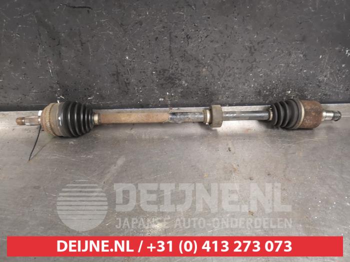 Gebruikte Aandrijfas rechts-voor Honda Civic (EP/EU) 1.7 CTDi 16V Prijs € 50,00 Margeregeling aangeboden door V.Deijne Jap.Auto-onderdelen BV