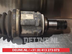 Toyota Avensis Verso Front drive shaft, left O318668 photo 3