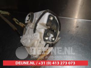 Mazda 2 Front door lock mechanism 4-door, right O280646 photo 3
