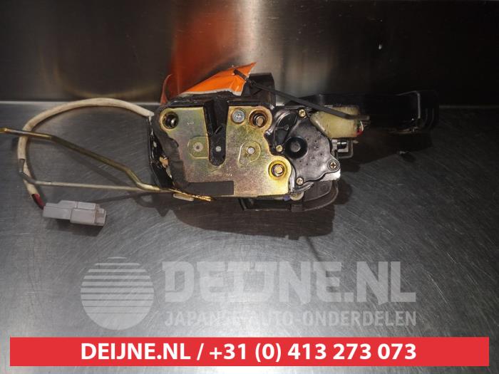 Toyota Corolla Deurslot Mechaniek 4Deurs links-voor O279854