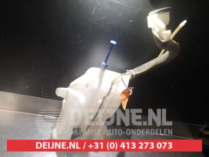 Toyota Funcruiser Scheibensprühertank vorne O340885 foto 2