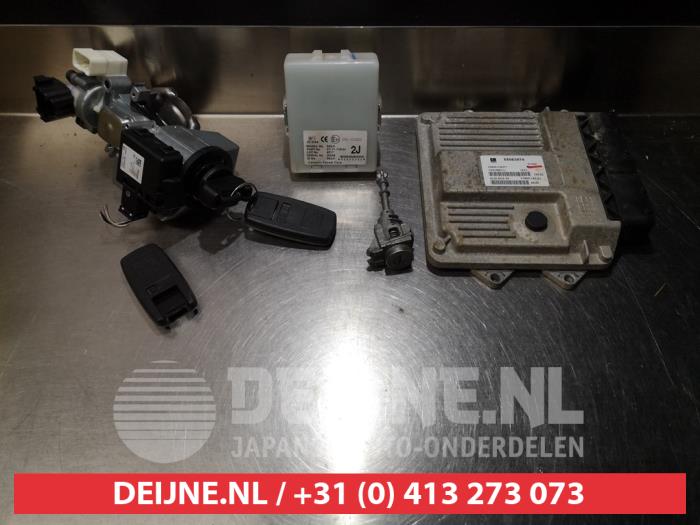 Suzuki Swift Set of cylinder locks (complete) O278724