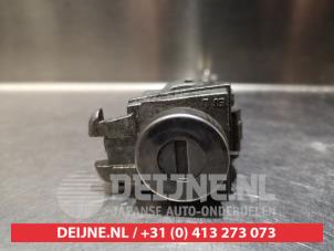 Suzuki Swift Ignition lock + key O335843 photo 2