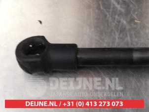 Toyota Prius Gasdemper links-achter O294383 foto 2
