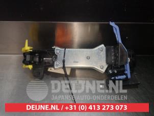 Toyota Prius Rear door handle 4-door, left O291927 photo 2