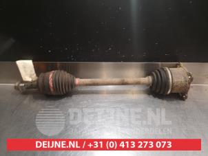 Gebruikte Steekas rechts-achter Suzuki Grand Vitara II (JT) 1.6 16V Prijs € 35,00 Margeregeling aangeboden door V.Deijne Jap.Auto-onderdelen BV