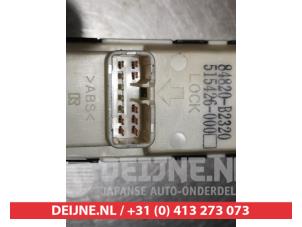 Daihatsu Cuore Kombischalter Fenster O312199 foto 2