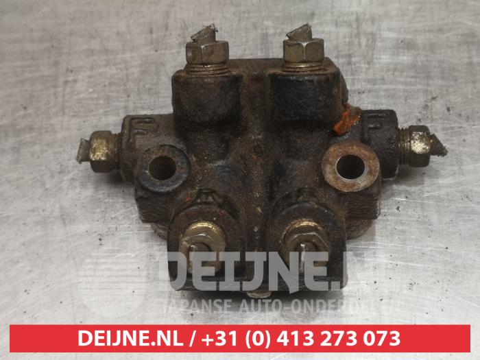 Mazda Demio Bremsdruckverteiler O324332