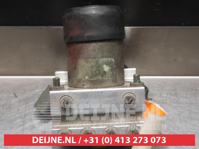 Gebruikte ABS Pomp Hyundai Coupe 2.0i 16V Prijs € 50,00 Margeregeling aangeboden door V.Deijne Jap.Auto-onderdelen BV