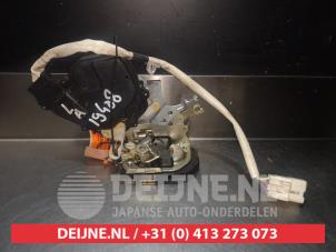 Lexus IS Deurslot Mechaniek 4Deurs links-achter O280287 foto 3