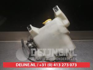 Mazda RX-8 Scheibensprühertank vorne O340411 foto 4