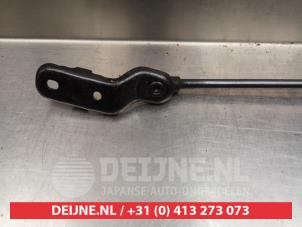 Toyota Yaris Gasdemper links-achter O294494 foto 2