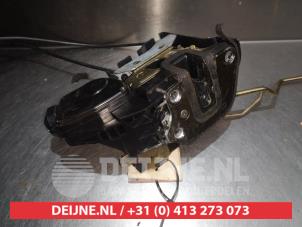 Hyundai Trajet Front door lock mechanism 4-door, right O280713 photo 3