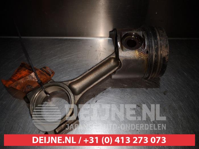 Gebruikte Zuiger Mitsubishi Space Star (DG) Prijs € 75,00 Margeregeling aangeboden door V.Deijne Jap.Auto-onderdelen BV