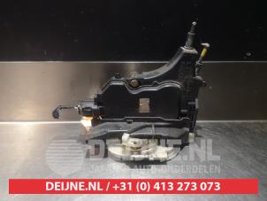 Mitsubishi L200 Deurslot Mechaniek 2Deurs links O279057 foto 3