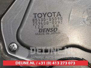 Toyota Avensis Ruitenwissermotor achter O301425 foto 3