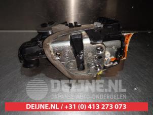 Daihatsu Terios Door lock mechanism 4-door, front left O279763 photo 3