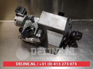 Suzuki Swift Zündschloss+Schlüssel O335818 foto 2