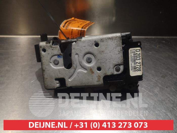 Mazda Tribute Türschlossmechanik 4-türig links hinten O279997