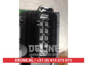 Mazda Tribute Türschlossmechanik 4-türig links hinten O279997 foto 3