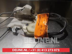 Mazda MPV Deurslot Mechaniek 2Deurs links O279000 foto 2