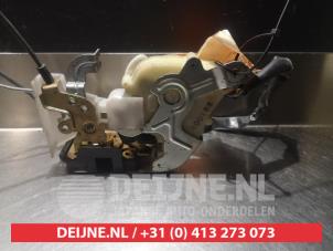 Mazda MPV Deurslot Mechaniek 2Deurs links O279000 foto 3