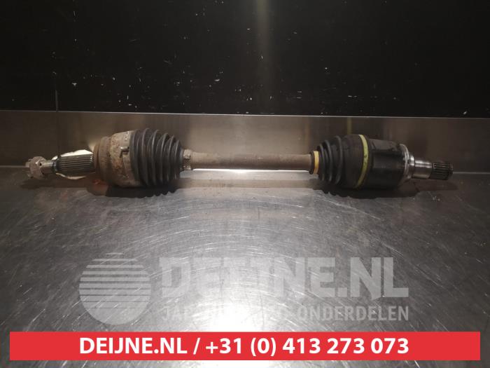 Mitsubishi Lancer Aandrijfas links-voor O318109