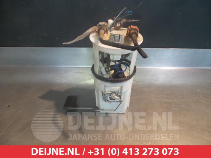 Gebruikte Tank element Pomp Hyundai Santa Fe II (CM) 2.2 CRDi 16V 4x2 Prijs € 75,00 Margeregeling aangeboden door V.Deijne Jap.Auto-onderdelen BV