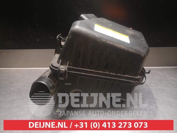 Gebruikte Luchtfilterhuis Kia Carens III (FG) 2.0 CRDI WGT 16V Prijs € 30,00 Margeregeling aangeboden door V.Deijne Jap.Auto-onderdelen BV