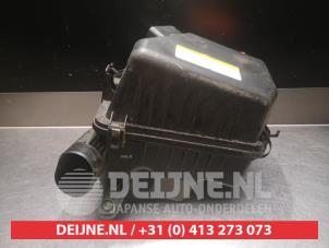 Gebruikte Luchtfilterhuis Kia Carens III (FG) 2.0 CRDI WGT 16V Prijs € 30,00 Margeregeling aangeboden door V.Deijne Jap.Auto-onderdelen BV
