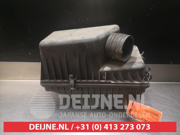 Gebruikte Luchtfilterhuis Kia Carens II (FJ) 2.0 CRDI 16V Prijs € 30,00 Margeregeling aangeboden door V.Deijne Jap.Auto-onderdelen BV